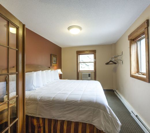 Silver Moon Inn