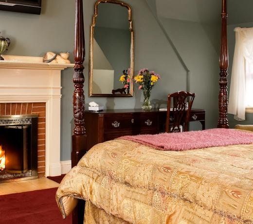 Stonehurst Manor Including Breakfast and Dinner