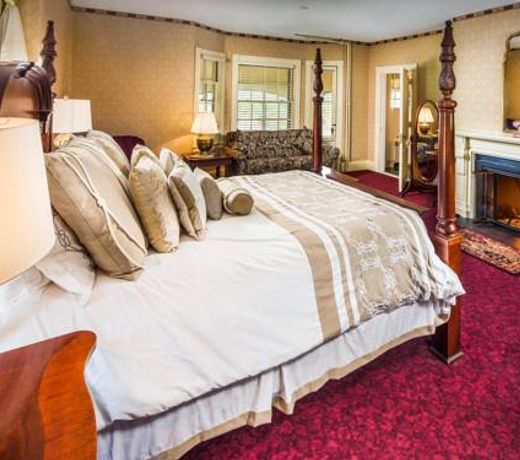 Stonehurst Manor Including Breakfast and Dinner