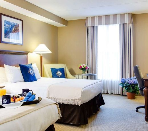 Salem Waterfront Hotel & Suites