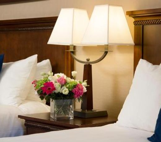 Salem Waterfront Hotel & Suites
