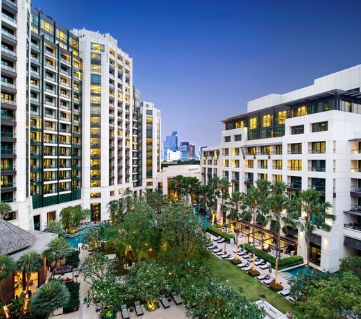 NearBy Hotel
