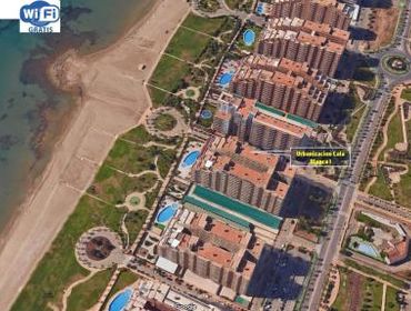 อพาร์ทเมนท์ Apartamento 1ª Linea de mar en Marina d'Or con cesped y playa [Familiar]