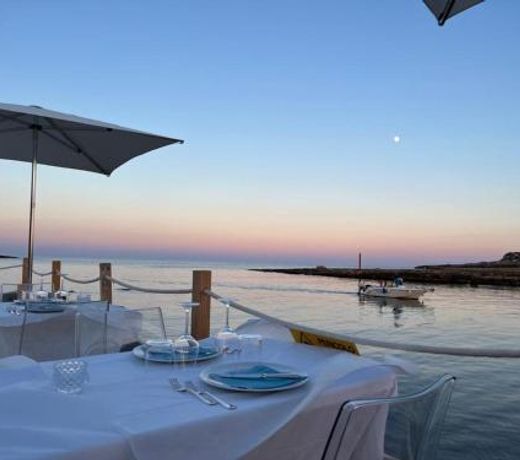 Villa con piscina al mare