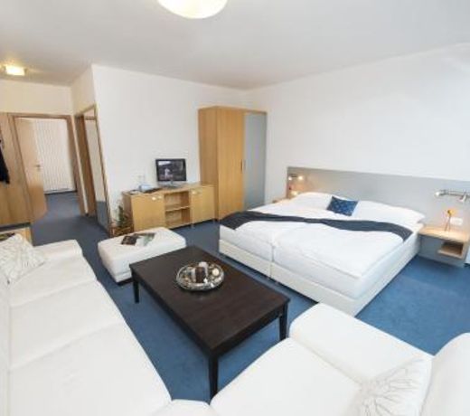 Felicity Garni Hotel