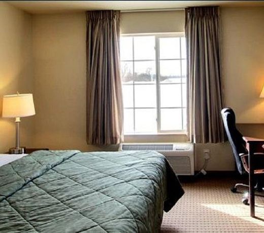 Boarders Inn and Suites by Cobblestone Hotels - Evansville