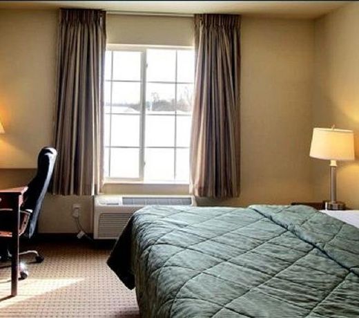 Boarders Inn and Suites by Cobblestone Hotels - Evansville
