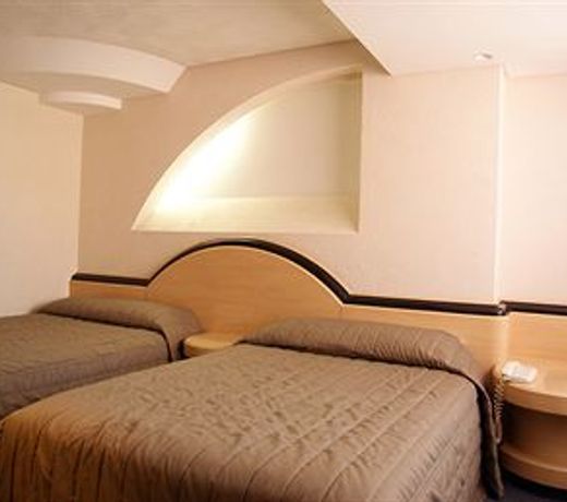 Porto Novo Hotel & Suites