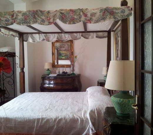 Villa Aurora