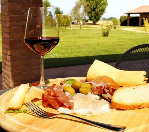 Agriturismo Giuncola e Granaiolo