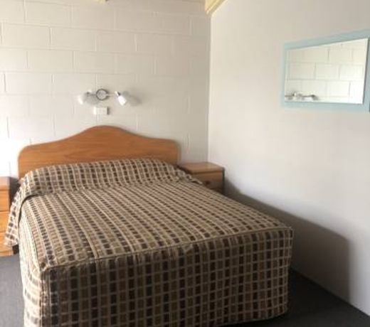 Colonial Palms Motel - Adults Only