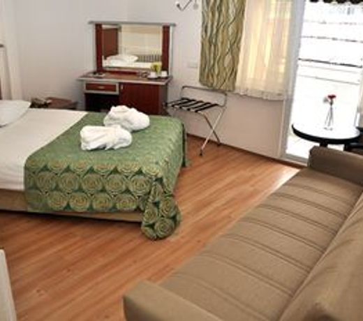 Adapalas Hotel