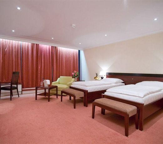 HOTEL PRAHA