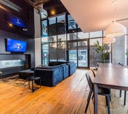 Tour Des Canadien Luxury Sky Condos