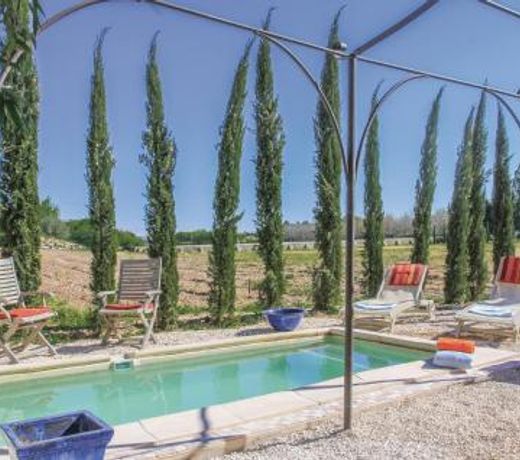 Stunning home in Pont Saint Esprit with 2 Bedrooms, WiFi and Outdoor swimming pool