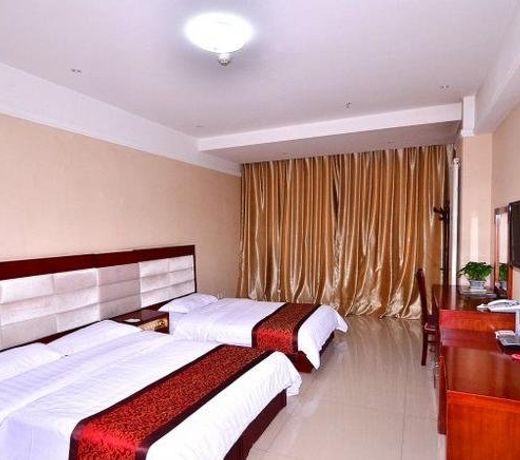 Longhua Business Hotel