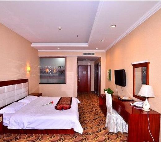 Longhua Business Hotel