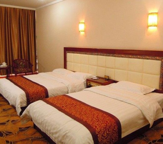 Longhua Business Hotel