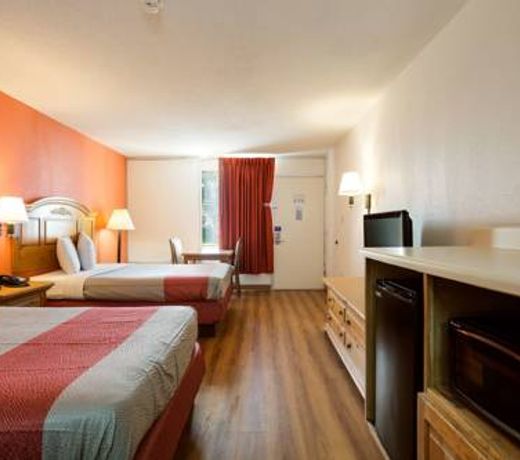 Motel 6-Clarksville, TN