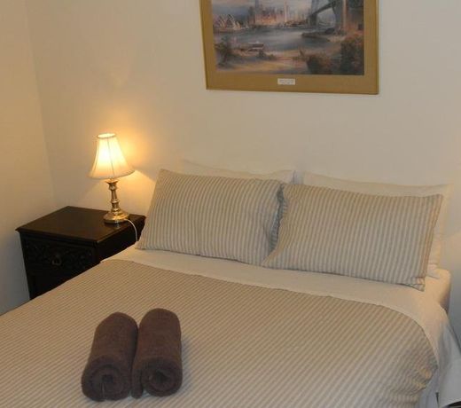 Albany Holiday House