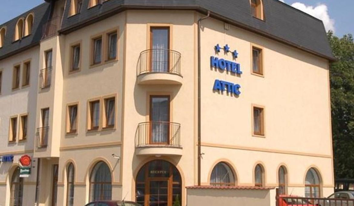Attic Hotel