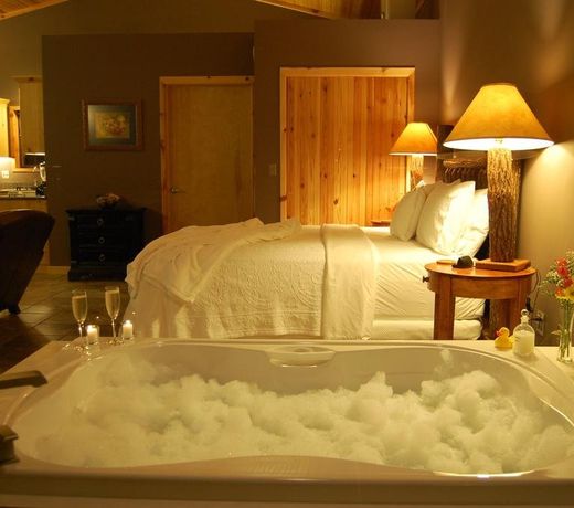 Beaver Lakefront Cabins - Couples Only Getaways