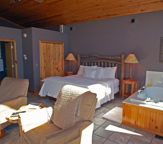 Beaver Lakefront Cabins - Couples Only Getaways