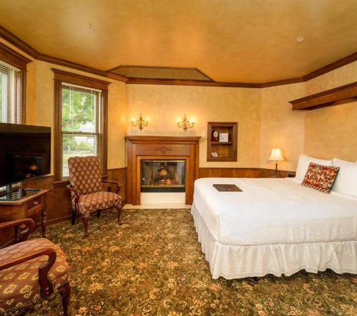Yelton Manor Bed and Breakfast