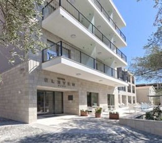 Hotel Eleven