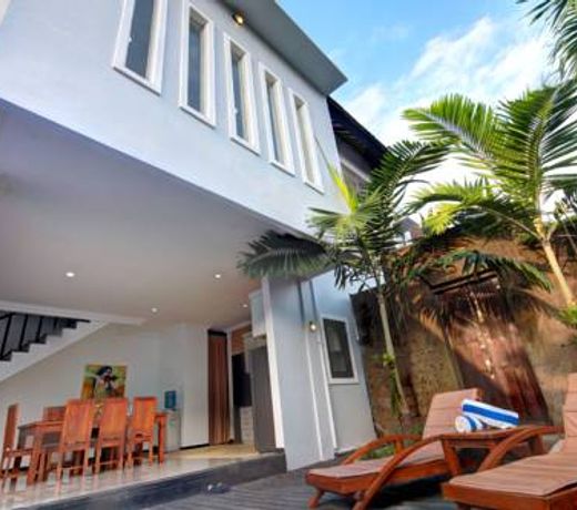 Villa Allamanda by Kubu GWK