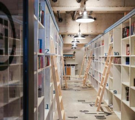 bnbplus Niigata Book Inn