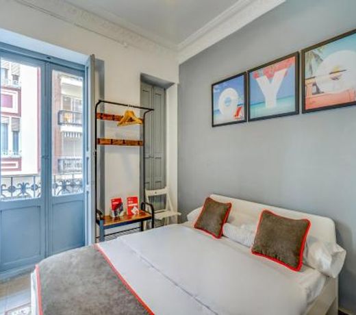 OYO Ruzafa Guesthouse