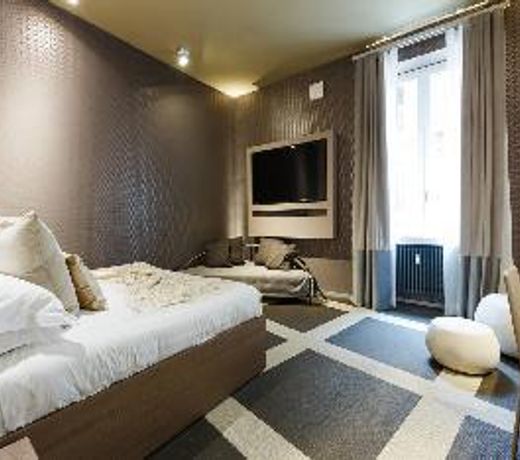 Private Luxury Suites