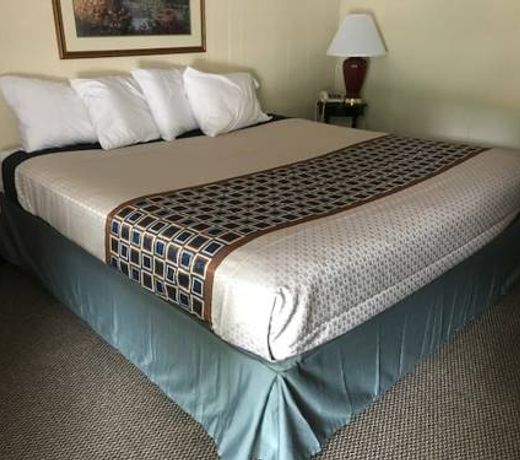 Holiday House Motel