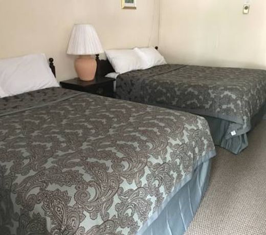 Holiday House Motel