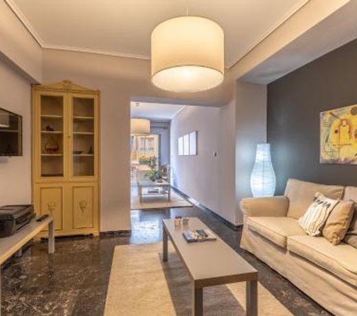 Tranquil Central Apt, behind Athens Caravel Area