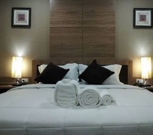 Little Bear Guesthouse and Restaurant