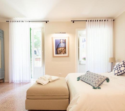 Palazzo Taranto Luxury Rooms