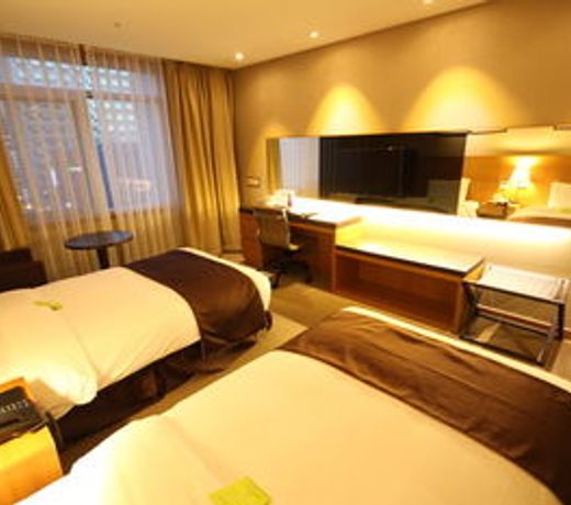 Central Plaza Hotel