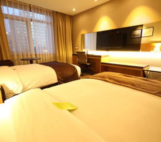 Central Plaza Hotel