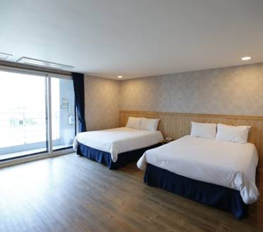 HOTEL52