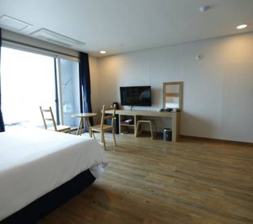 HOTEL52