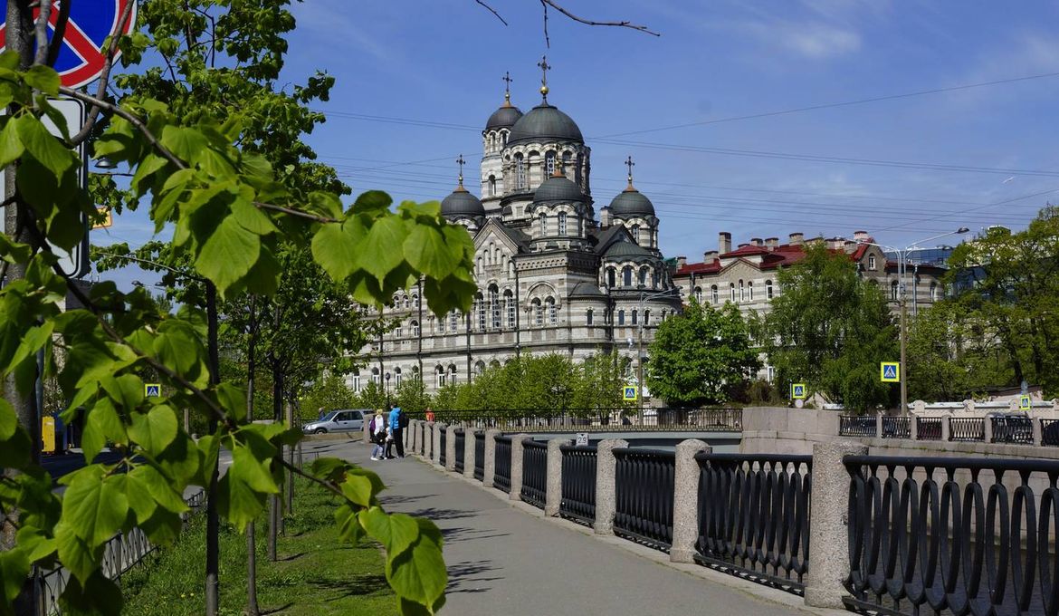 Petrogradskaya Apartments