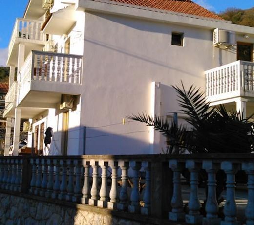 GUEST HOUSE ASOVIC