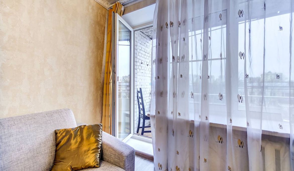 Apartment Lensoveta 64