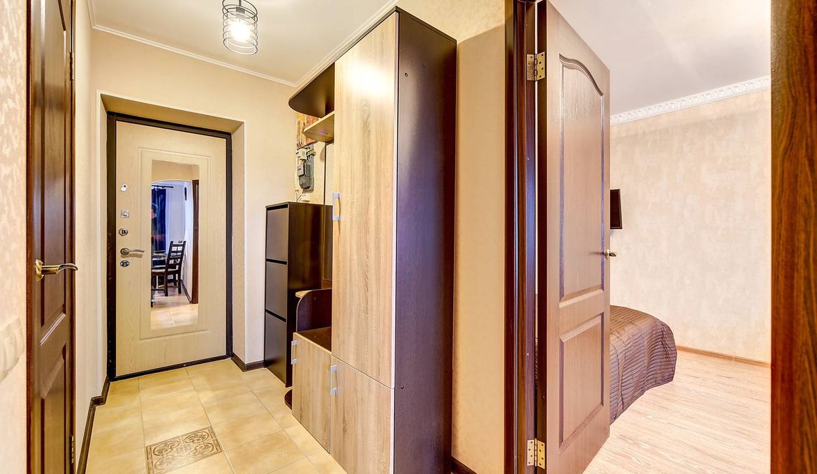 Apartment Lensoveta 64