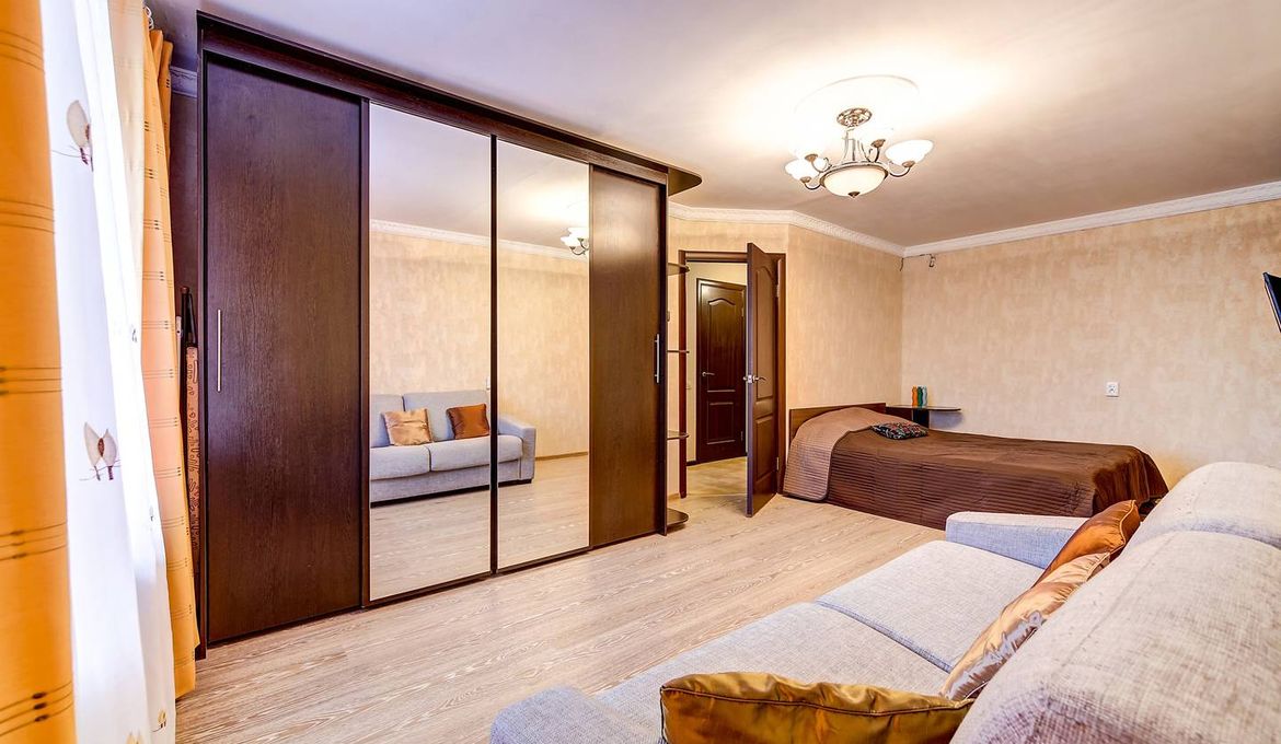 Apartment Lensoveta 64