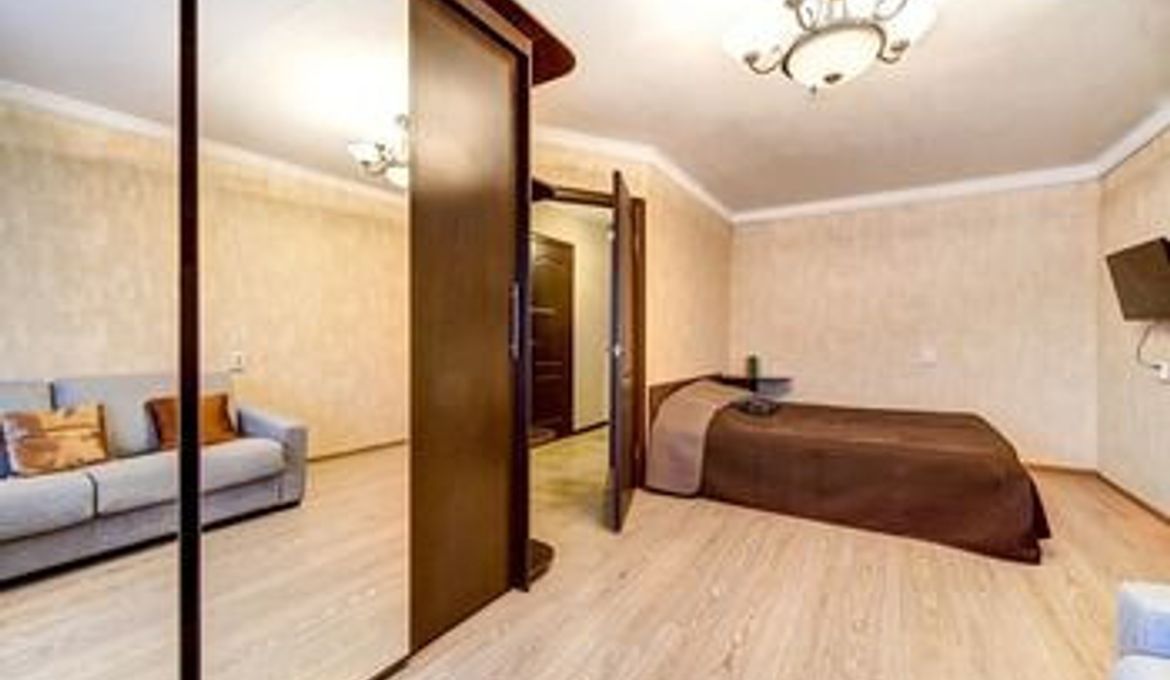 Apartment Lensoveta 64