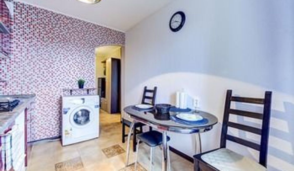 Apartment Lensoveta 64