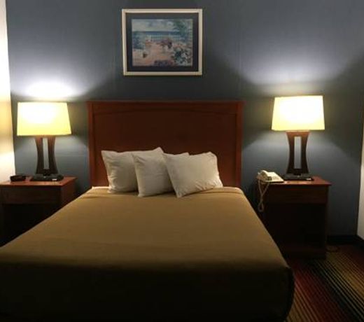 Travelodge by Wyndham Spirit Lake/Okoboji